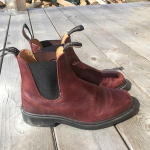 Blundstone red dress series boots size 8